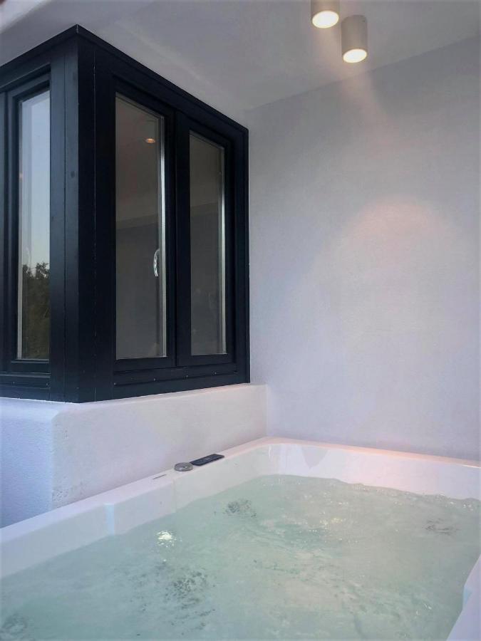 Candele Suites Fira  Bagian luar foto